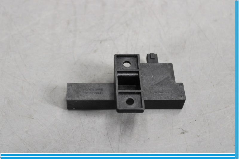 Load image into Gallery viewer, 11-17 Audi A8 A8 Quattro Rear Keyless Access Entry Antenna 8k0907247 Oem
