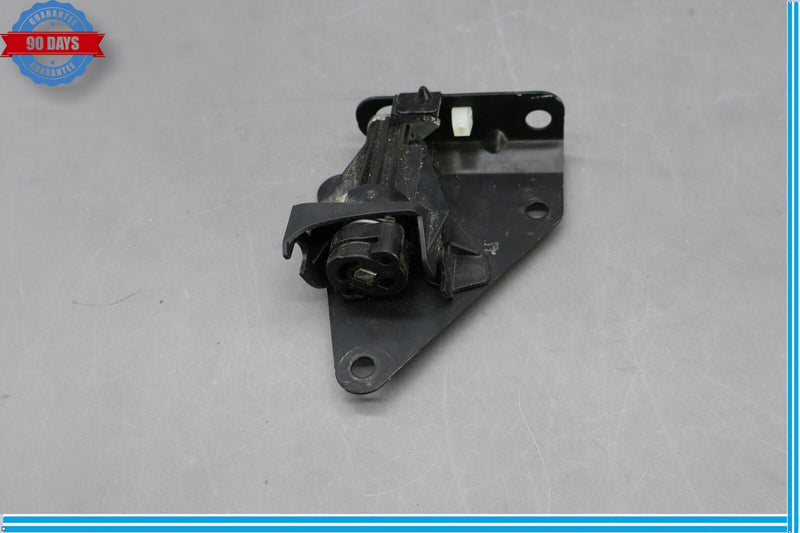Load image into Gallery viewer, 07-13 BMW X5 E70 Rear Trunk Lower Tailgate Latch Lock Actuator Assembly Oem
