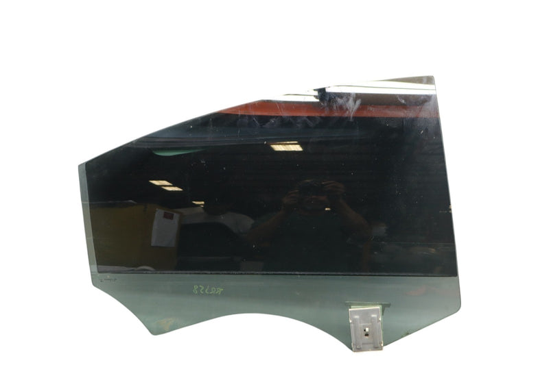 Load image into Gallery viewer, 12-18 Mercedes W218 CLS400 Rear Right Passenger Side Door Window Auto Glass Oem
