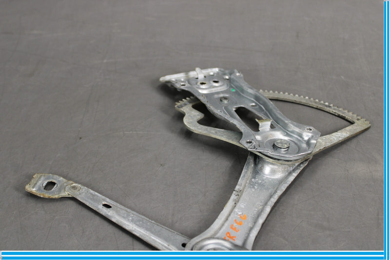 Load image into Gallery viewer, 98-02 Mercedes W210 E320 Front Right Side Door Window Regulator Oem
