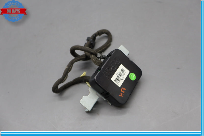 Load image into Gallery viewer, 15-20 Hyundai Genesis Center Dash Navigation GPS Antenna Receiver Module Oem
