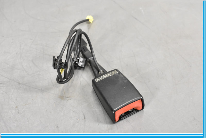 Load image into Gallery viewer, 10-16 Mercedes E350 E550 Front Right Passenger Seat Belt Seatbelt Buckle Oem
