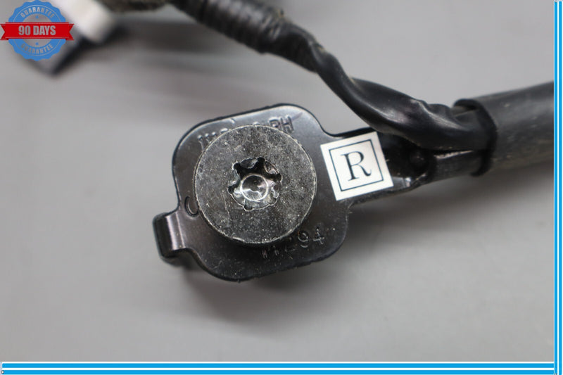 Load image into Gallery viewer, 15-16 Hyundai Genesis Front Right Passenger Seat Belt Seatbelt Retractor Oem
