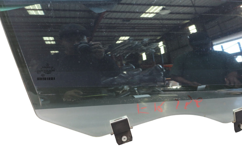 Load image into Gallery viewer, 07-13 Mercedes S400 S550 Front Right Passenger Side Door Window Glass Oem

