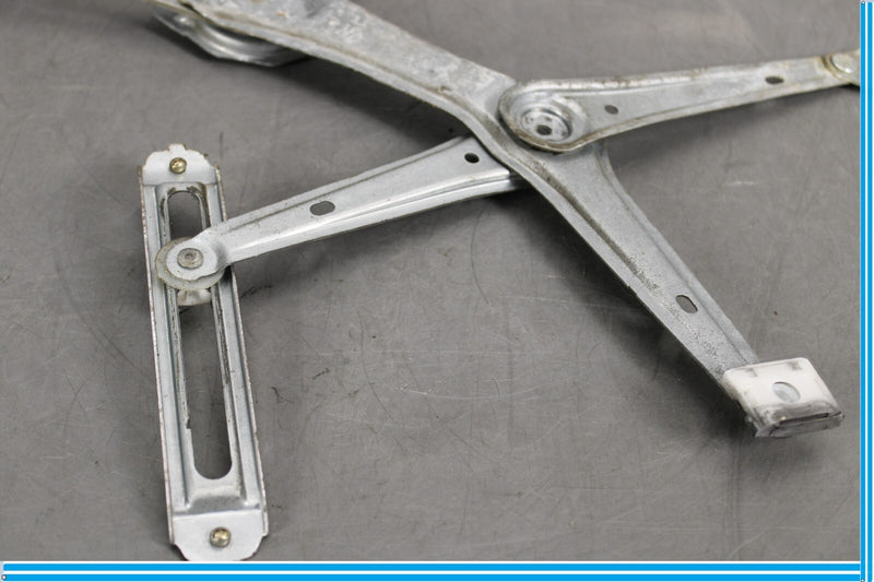Load image into Gallery viewer, 98-02 Mercedes W210 E320 Front Right Side Door Window Regulator Oem
