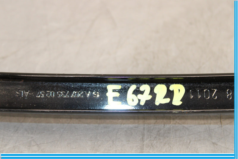 Load image into Gallery viewer, 10-16 Mercedes E350 E550 Rear Right Quarter Glass Division Bar Molding Oem
