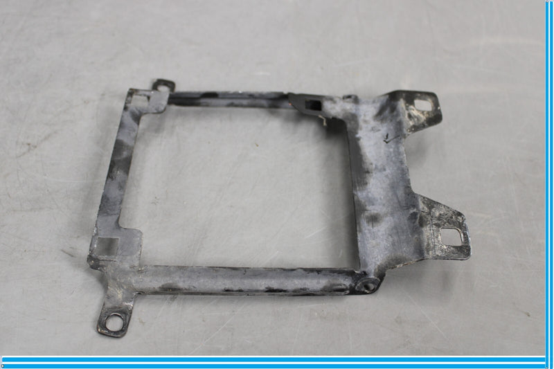 Load image into Gallery viewer, 03-08 Mercedes R230 SL55 SL500 Center Radiator Core Bracket Oem
