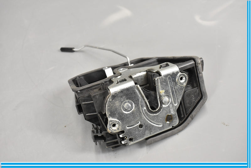 Load image into Gallery viewer, 12-15 BMW E84 X1 Rear Right Passenger Door Lock Latch Actuator Oem

