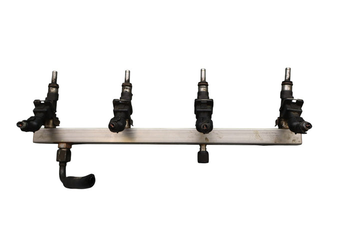 03-19 Maserati Quattroporte M139 Right Side Fuel Injector Rail With Injector Oem