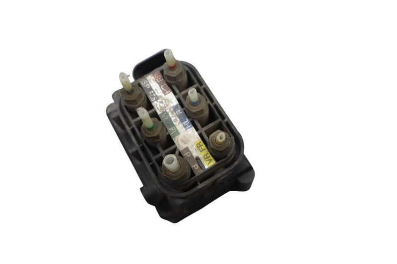 Load image into Gallery viewer, 07-13 Mercedes W221 S550 Airmatic Air Pneumatic Suspension Valve Block Oem
