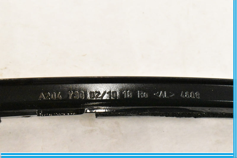 Load image into Gallery viewer, W204 MERCEDES C300 2009 REAR RIGHT DOOR GLASS GUIDE SUPPORT BAR OEM
