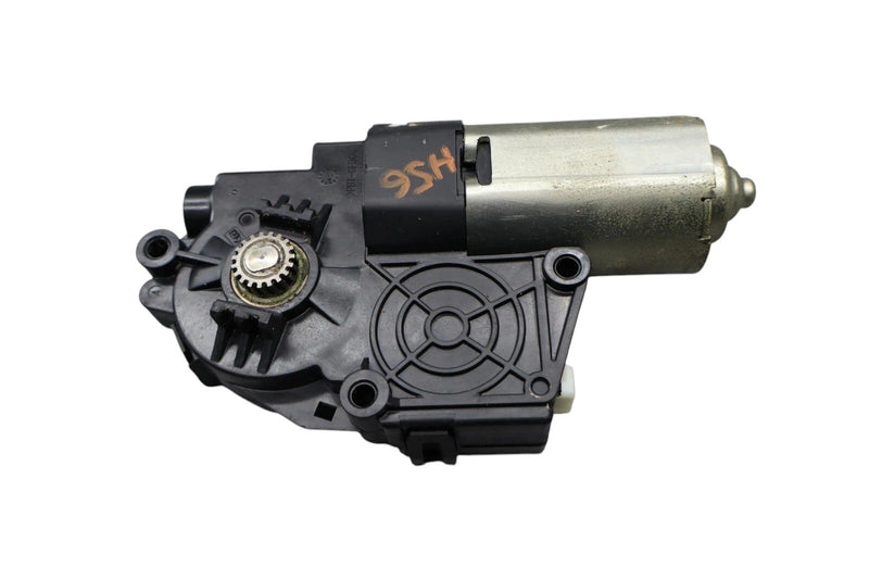 Load image into Gallery viewer, 15-20 Hyundai Genesis G80 Sun Shade Roof Sunroof Glass Motor 81671-B1010 Oem
