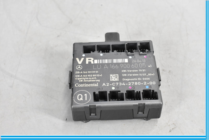 Load image into Gallery viewer, 14-19 Mercedes W117 CLA250 Rear Right Passenger Side Door Control Module Oem
