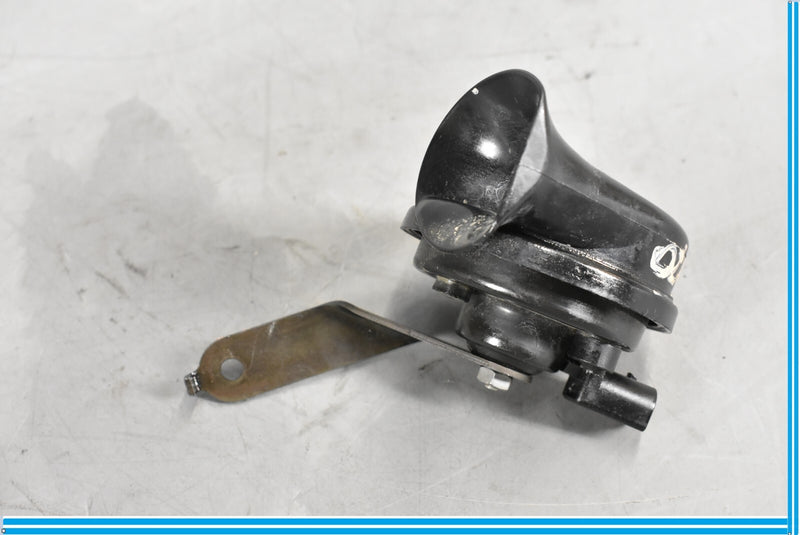 Load image into Gallery viewer, 09-15 BMW 750I 750LI F02 Front Right Passenger Low Tone Pitch Horn Signal Oem
