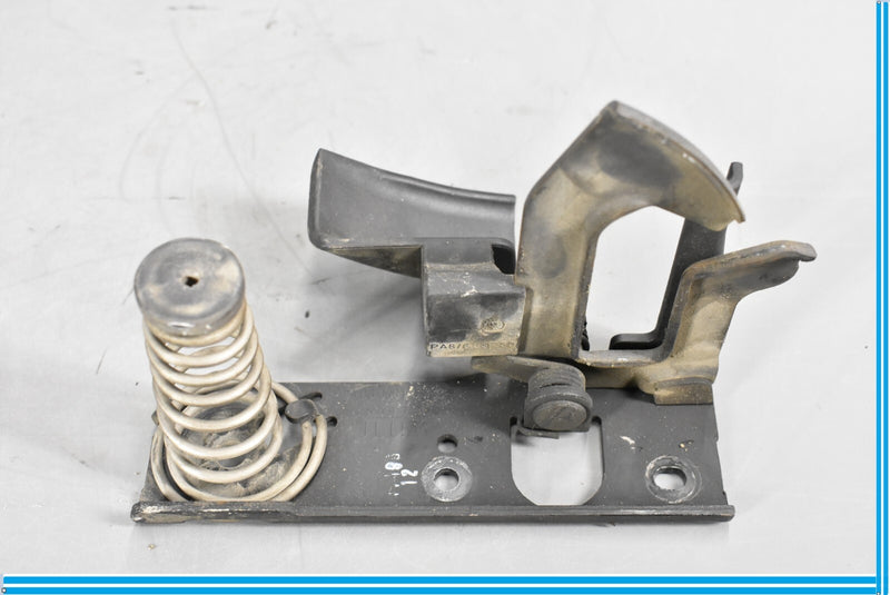 Load image into Gallery viewer, 2006 Mercedes SLK280 SLK350 R171 Front Hood Hook Latch Lock Handle Opener Oem
