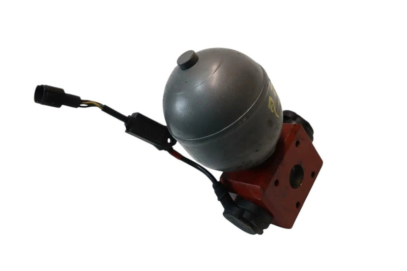 Load image into Gallery viewer, 1993 Bentley Brooklands Sedan Shock Hydraulic Accumulator Reservoir GMF1297 OEM
