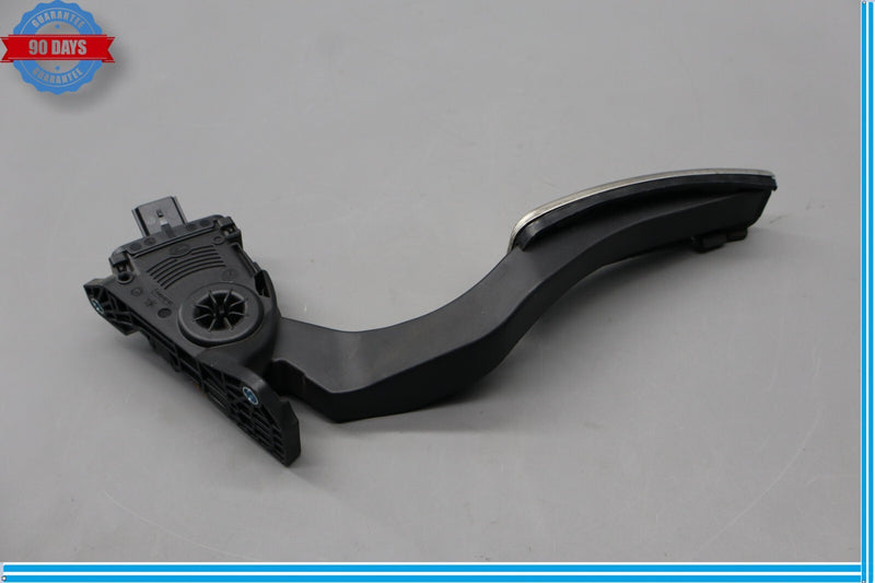 Load image into Gallery viewer, 14-21 Maserati Quattroporte Gas Throttle Accelerator Pedal 04861716AD Oem
