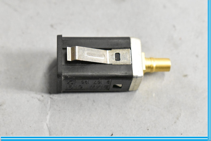 Load image into Gallery viewer, 09-15 BMW 750i 750Li F01 F02 USB Socket Input Receiver 9167196 Oem
