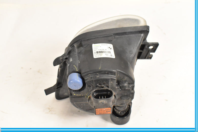 Load image into Gallery viewer, 09-15 BMW F01 F02 FRONT RIGHT PASSENGER SIDE FOG LIGHT LAMP VALEO 7182195 OEM
