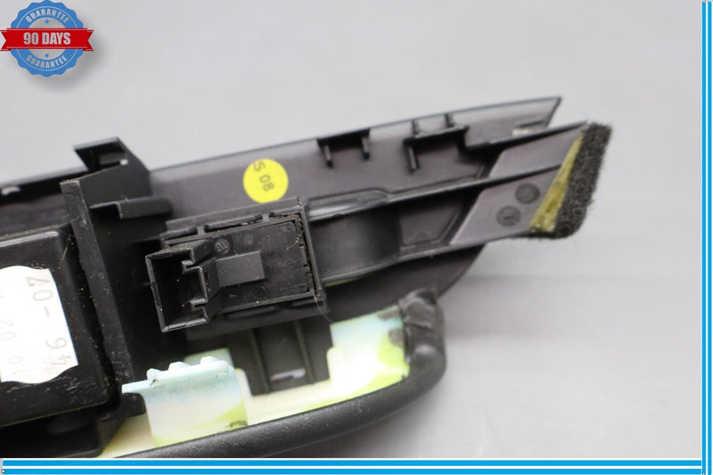 Load image into Gallery viewer, 11-18 Volkswagen VW Touareg Rear Right Door Armrest Switch Trim 7P6867364 Oem
