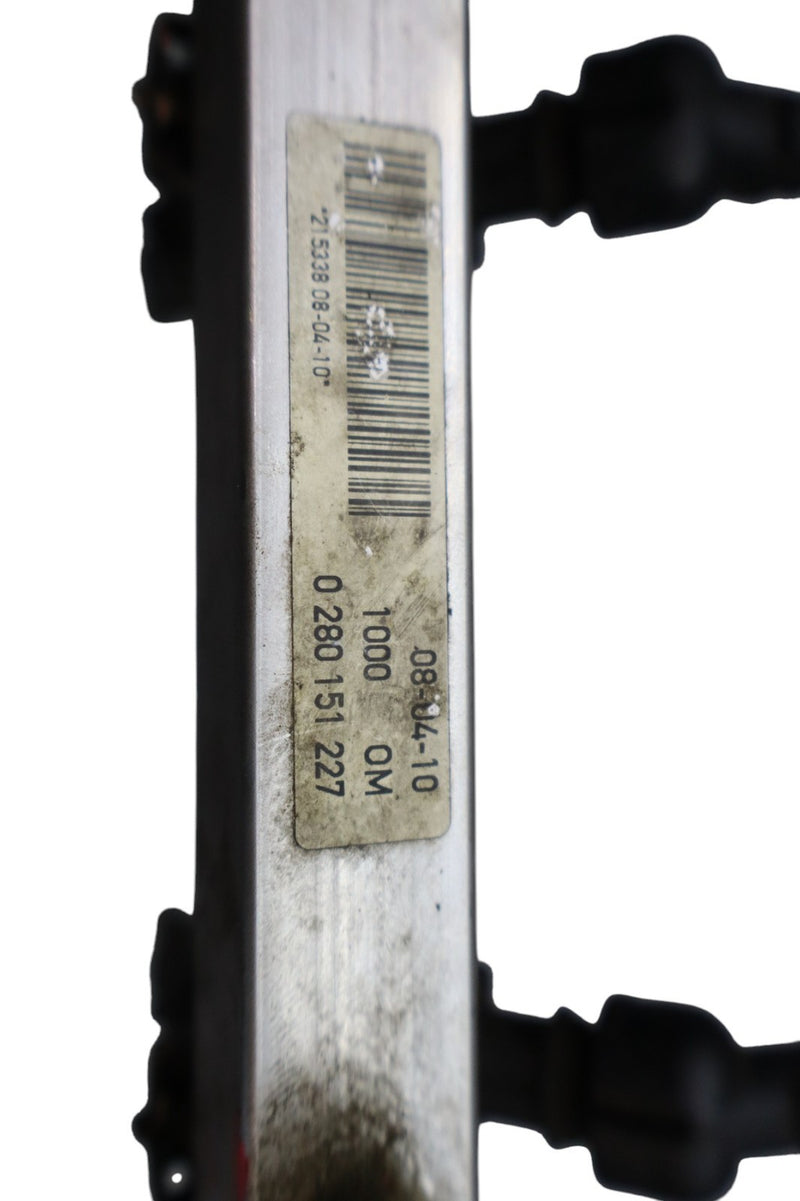 Load image into Gallery viewer, 03-19 Maserati Quattroporte M139 Right Side Fuel Injector Rail With Injector Oem
