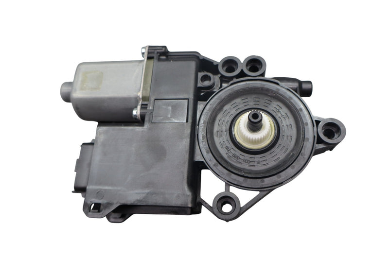 Load image into Gallery viewer, 15-20 Hyundai Genesis Front Right Side Door Power Window Motor 82460B1000 Oem

