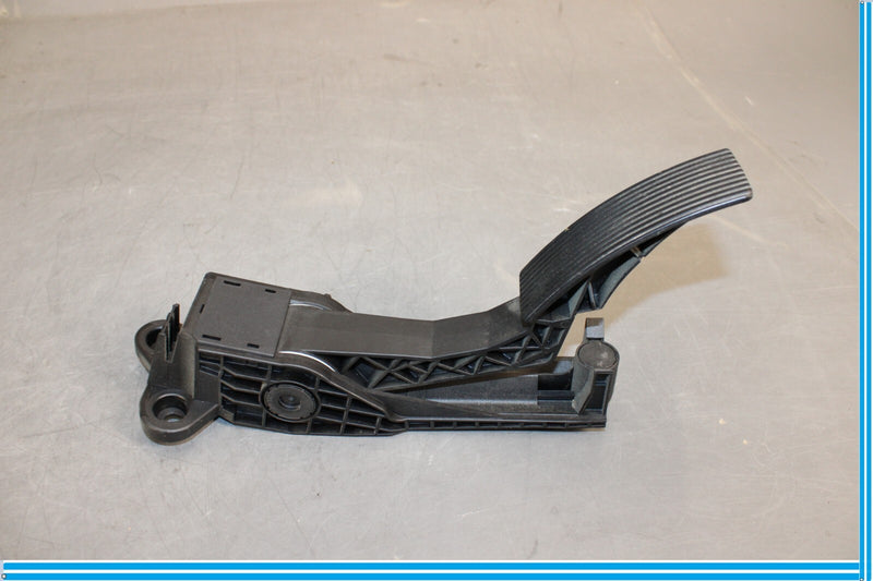 Load image into Gallery viewer, 06-13 Mercedes GL550 GL450 Gas Throttle Pedal Accelerator Oem
