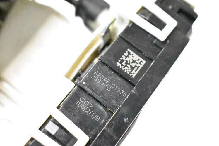 Load image into Gallery viewer, 08-14 Mercedes C300 C250 C63 Front Left Driver Side Door Lock Latch Actuator Oem
