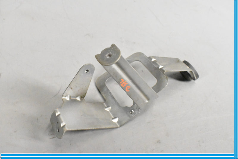 Load image into Gallery viewer, PORSCHE CAYENNE FRONT LEFT DRIVER SIDE MOUNT SUPPORT BRACKET OEM 2011 - 2018
