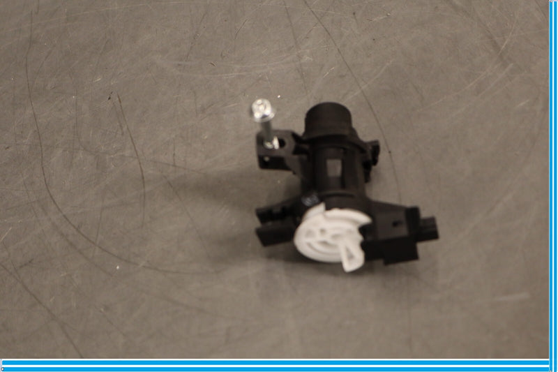 Load image into Gallery viewer, 08-20 Mercedes E350 E550 C300 C250 W207 Rear Trunk Lid Latch Lock Cylinder Oem

