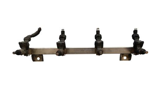 03-19 Maserati Quattroporte M139 Left Side Fuel Injector Rail With Injector Oem