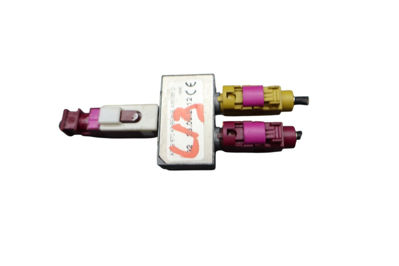 Load image into Gallery viewer, 10-16  Mercedes E350 E550 Antenna Amplifier AMP Splitter Module Unit Oem
