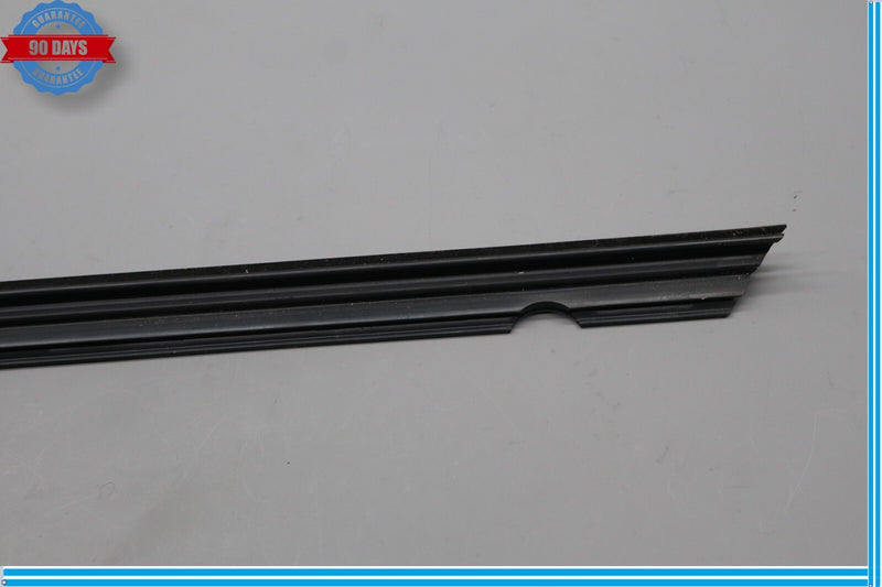 Load image into Gallery viewer, 08-14 Mercedes W204 C350 Front Right Side Door Window Glass Rubber Seal Oem
