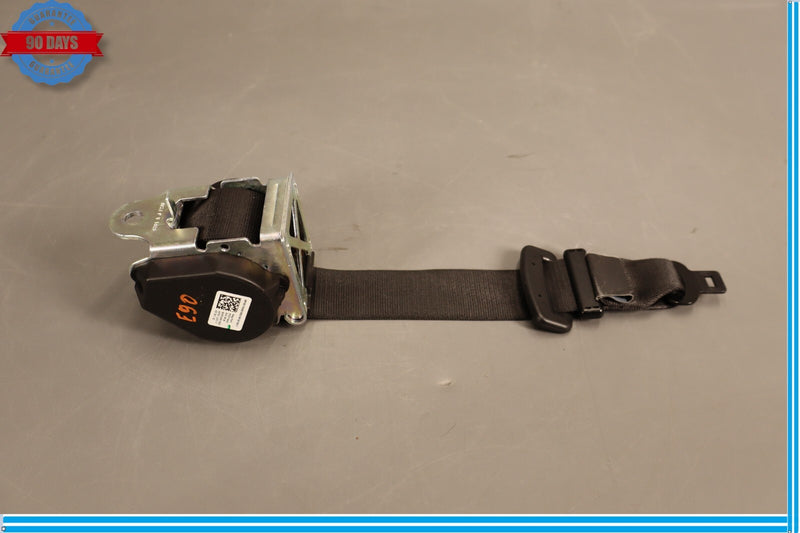 Load image into Gallery viewer, 14-18 Maserati Ghibli Rear Center Seat Belt Retractor 6700174400 Oem
