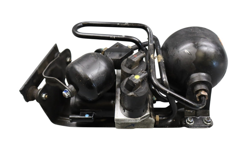Load image into Gallery viewer, 03-06 Mercedes R230 SL320 SL500 Rear Hydraulic Suspension Valve Block Oem
