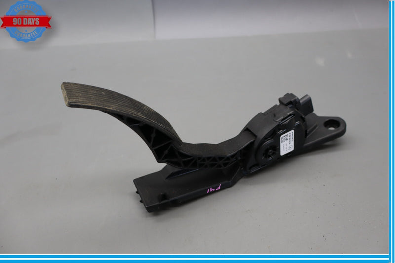 Load image into Gallery viewer, 12-19 Mercedes W166 ML350 GL450 GL550 Gas Throttle Pedal Accelerator Oem
