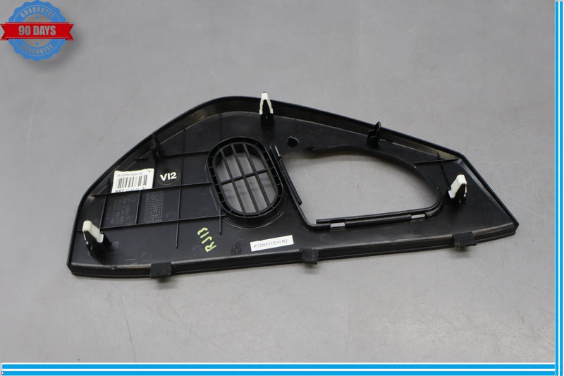 Load image into Gallery viewer, 11-13 Hyundai Equus SIG Right Passenger Side Dash Instrument Panel End Cap Oem
