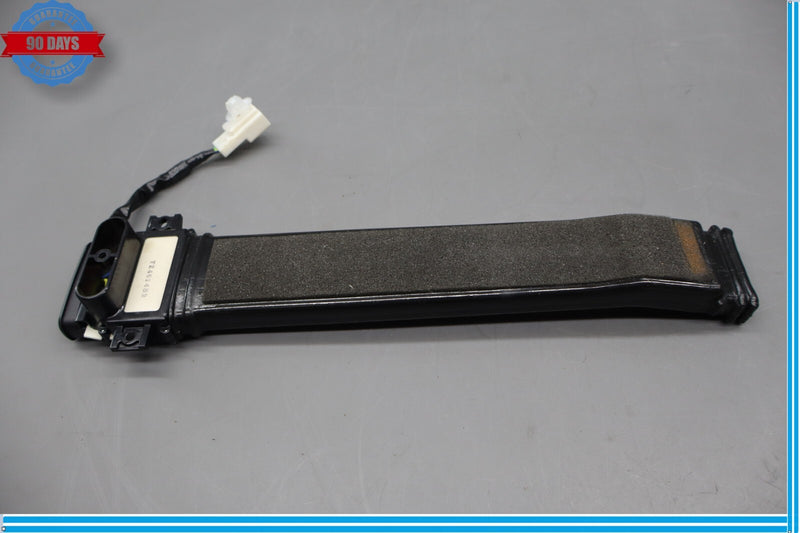 Load image into Gallery viewer, 15-16 Hyundai Genesis Front Right Passenger Seat Belt Blower W/ Insert Oem
