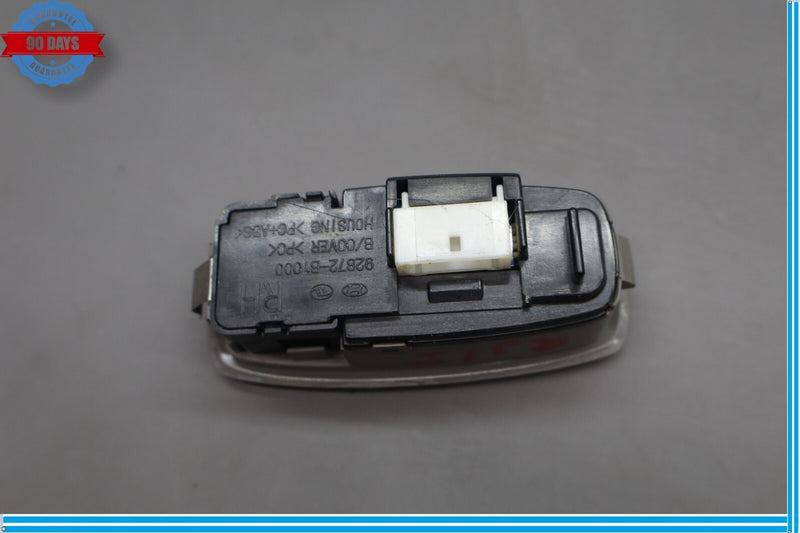 Load image into Gallery viewer, 15-20 Hyundai Genesis G80 Right Passenger Side Reading Dome Light Lamp Oem
