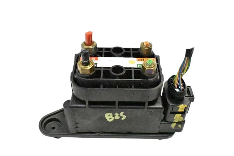 Load image into Gallery viewer, 10-19 Jaguar XJ XJR Air Suspension Control Valve Block Solenoid AW933B486AA Oem
