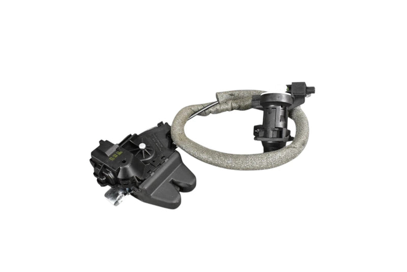 Load image into Gallery viewer, 08-17 Mercedes CLS550 C250 Trunk Lid Latch Lock Actuator W/ Key Cylinder Oem
