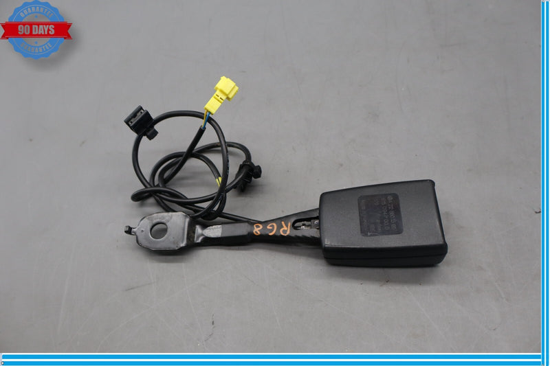 Load image into Gallery viewer, 10-16 Mercedes W212 E350 E550 Front Right Side Seat Belt Seatbelt Buckle Oem
