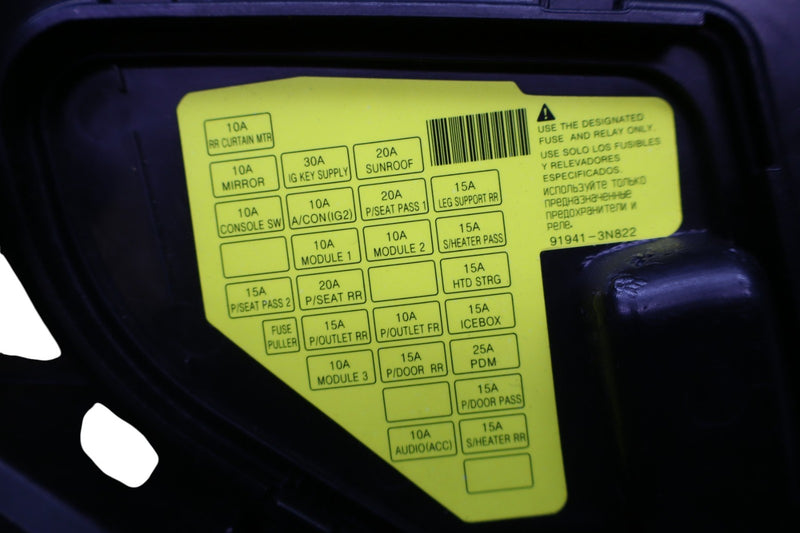 Load image into Gallery viewer, 11-13 Hyundai Equus SIG Right Passenger Side Dash Instrument Panel End Cap Oem
