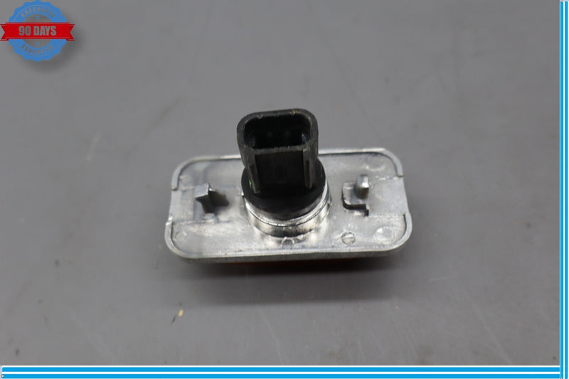 Load image into Gallery viewer, 03-09 HUMMER H2 Rear Center Clearance Marker Lamp Light Lens Oem
