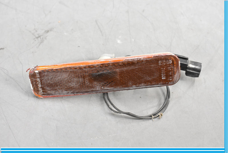 Load image into Gallery viewer, 03-12 Maserati Quattroporte Rear Right Bumper Side Marker Turn Signal Oem
