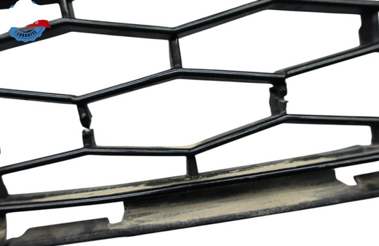 14-17 Maserati Quattroporte Front Lower Bumper Center Grille Molding Oem