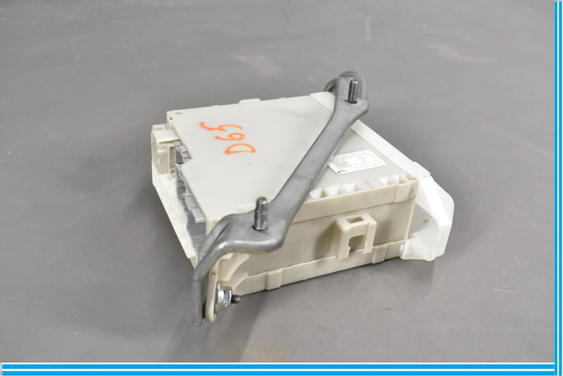 Load image into Gallery viewer, 07-09 Lexus LS460 Rear Trunk Lid Junction Block Fuse Box Oem
