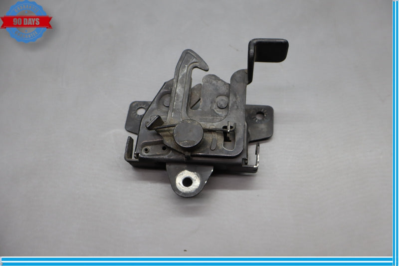 Load image into Gallery viewer, 11-16 Hyundai Equus SIG Front Hood Bonnet Lock Striker Latch Catch Black Oem
