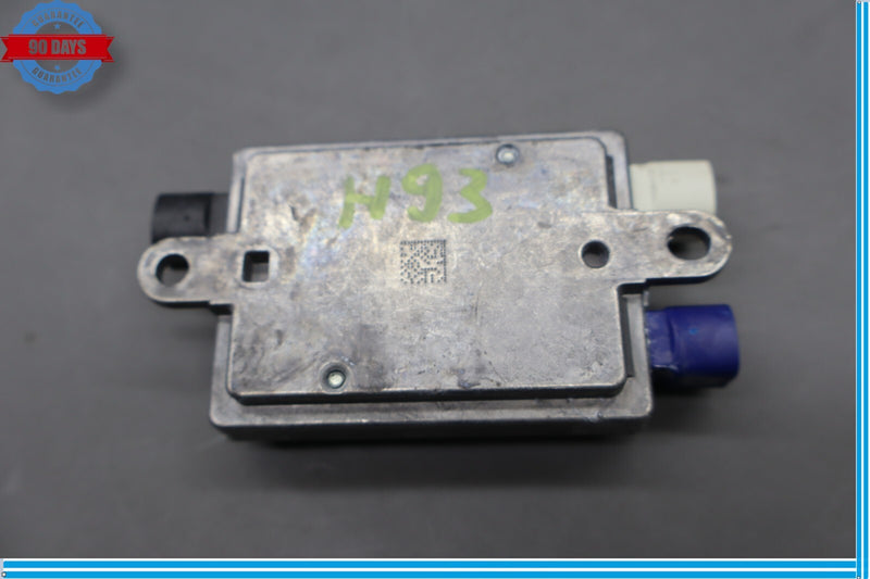 Load image into Gallery viewer, 11-15 BMW 740i 740Li 750i USB Hub Audio Interface Module Unit Auxiliary Jack Oem
