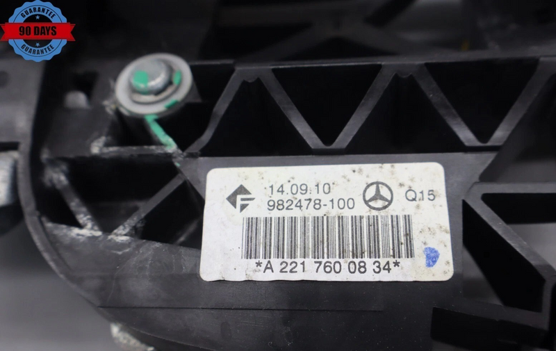 Load image into Gallery viewer, 07-13 Mercedes S550 Rear Right Exterior Door Handle Keyless Go 2217600834 OEM
